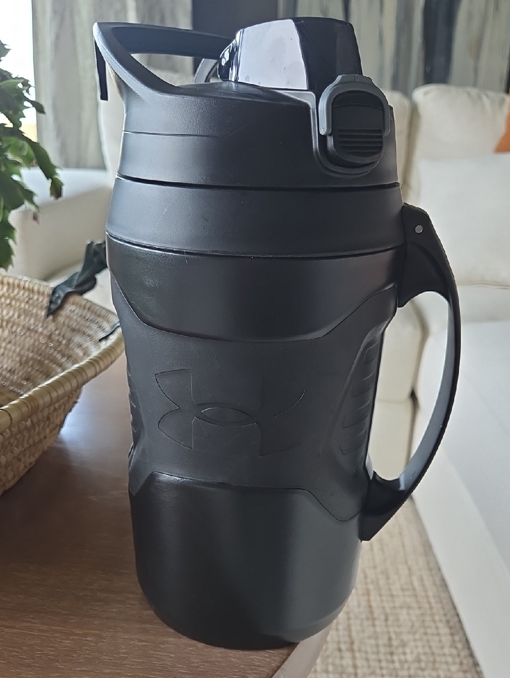 Under Armour Sport Hydration Jug Handle Fence Hooks Baseball Tennis Softball